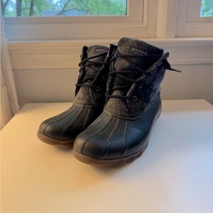 women’s sperry boots, size 7